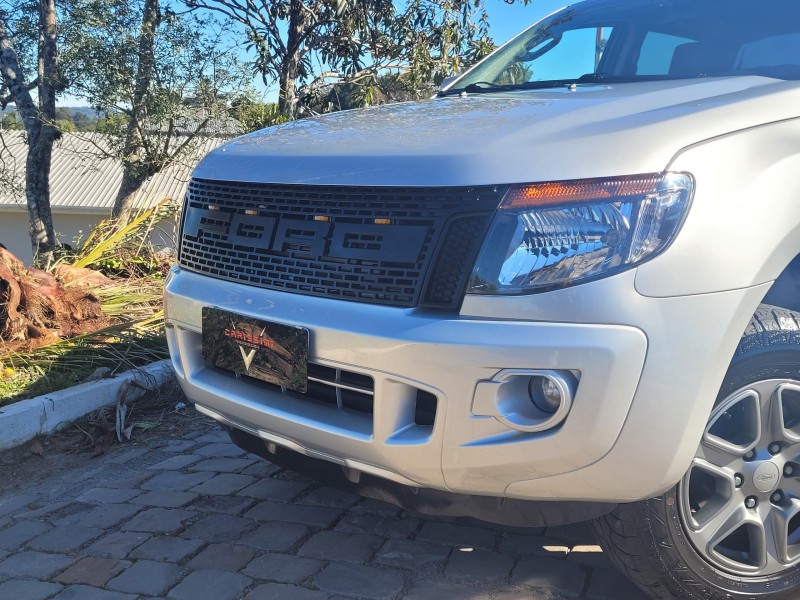 RANGER 2.2 XL 4X4 CD 16V DIESEL 4P MANUAL - 2013 - CARLOS BARBOSA