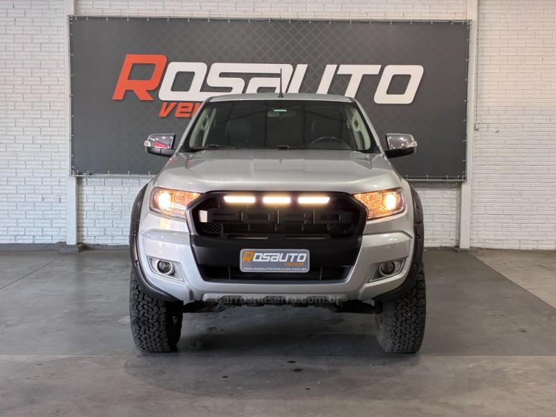 RANGER 2.8 XLT 4X2 CD 8V TURBO INTERCOOLER DIESEL 4P MANUAL - 2017 - VENâNCIO AIRES