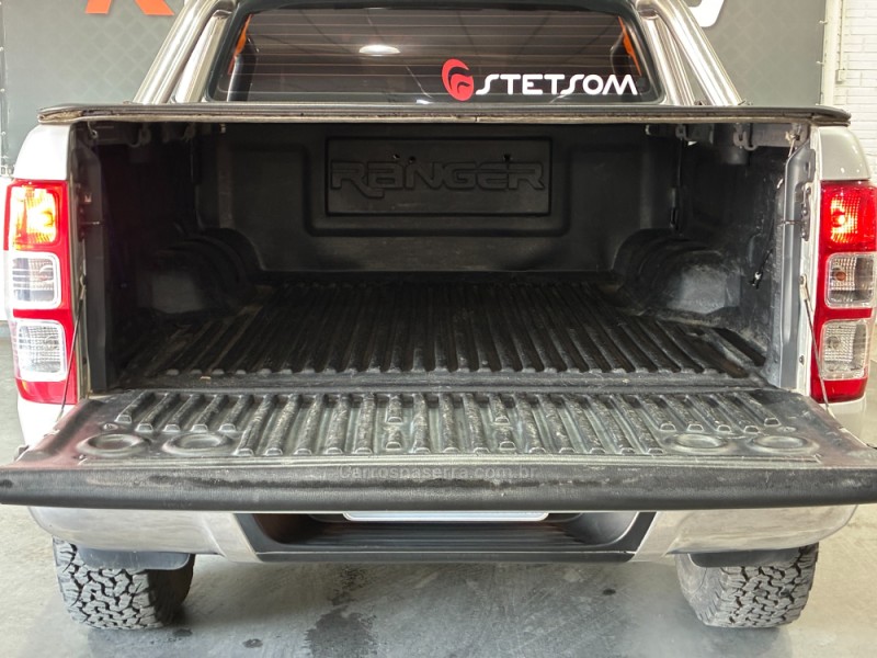 RANGER 2.8 XLT 4X2 CD 8V TURBO INTERCOOLER DIESEL 4P MANUAL - 2017 - VENâNCIO AIRES