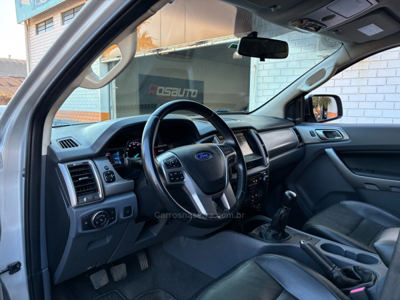 RANGER 2.8 XLT 4X2 CD 8V TURBO INTERCOOLER DIESEL 4P MANUAL - 2017 - VENâNCIO AIRES