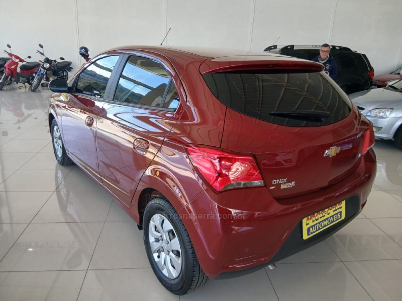 ONIX 1.0 LT PLUS 8V FLEX 4P MANUAL - 2019 - NOVA PETRóPOLIS