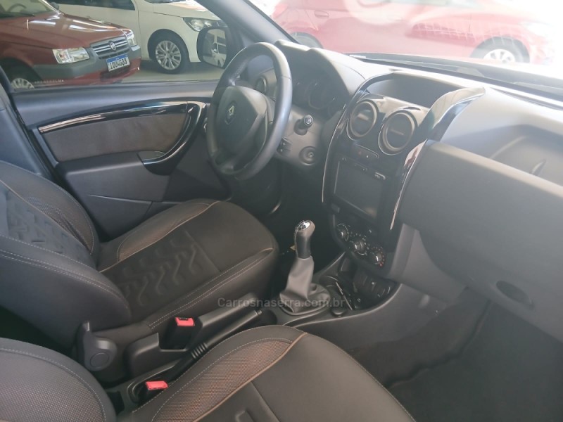 DUSTER 1.6 DYNAMIQUE 4X2 16V FLEX 4P MANUAL - 2017 - NOVA PETRóPOLIS