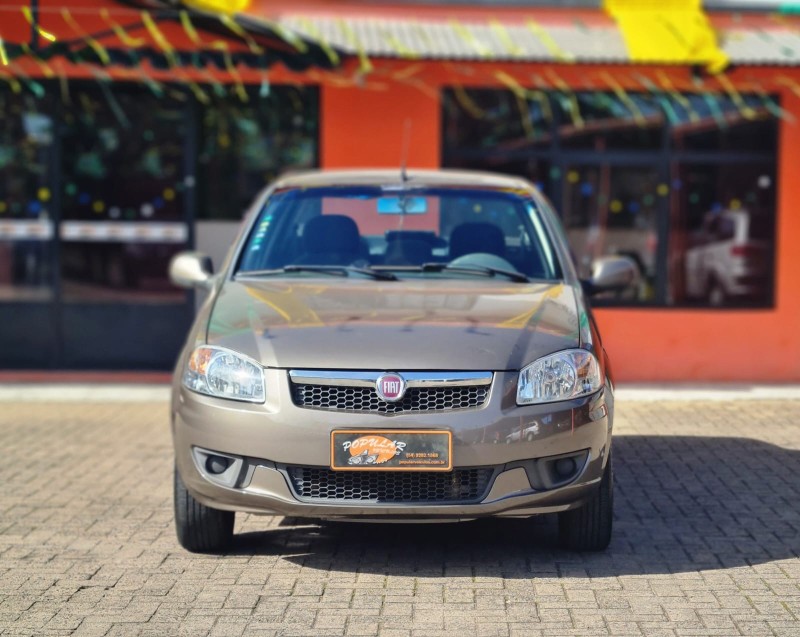 SIENA 1.0 MPI EL 8V FLEX 4P MANUAL - 2015 - CANELA