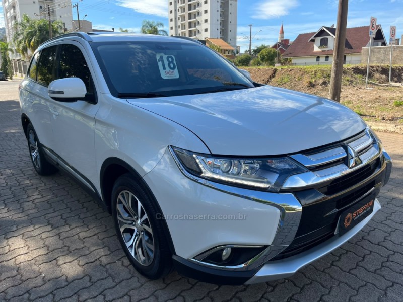OUTLANDER 2.0 COMFORT 16V GASOLINA 4P AUTOMÁTICO - 2018 - FELIZ