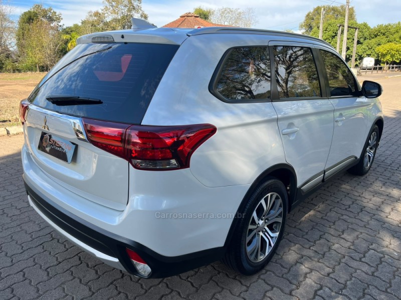 OUTLANDER 2.0 COMFORT 16V GASOLINA 4P AUTOMÁTICO - 2018 - FELIZ