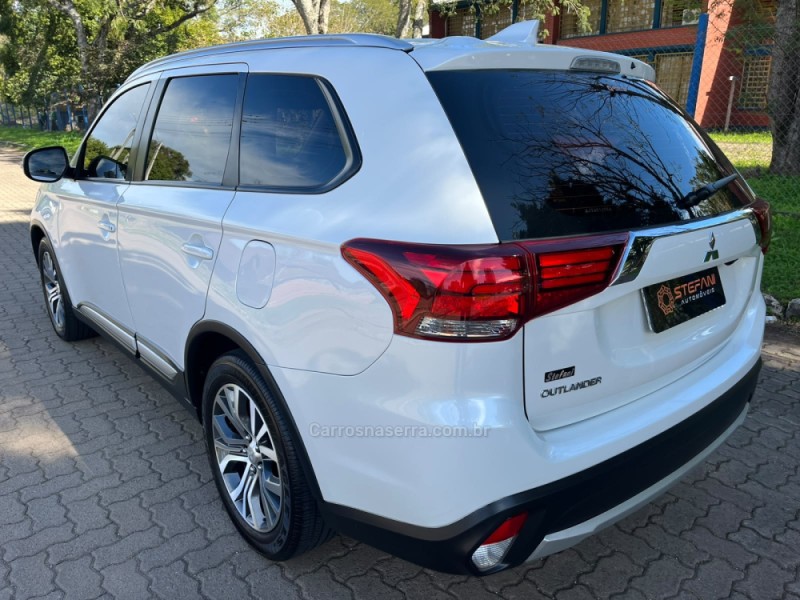 OUTLANDER 2.0 COMFORT 16V GASOLINA 4P AUTOMÁTICO - 2018 - FELIZ