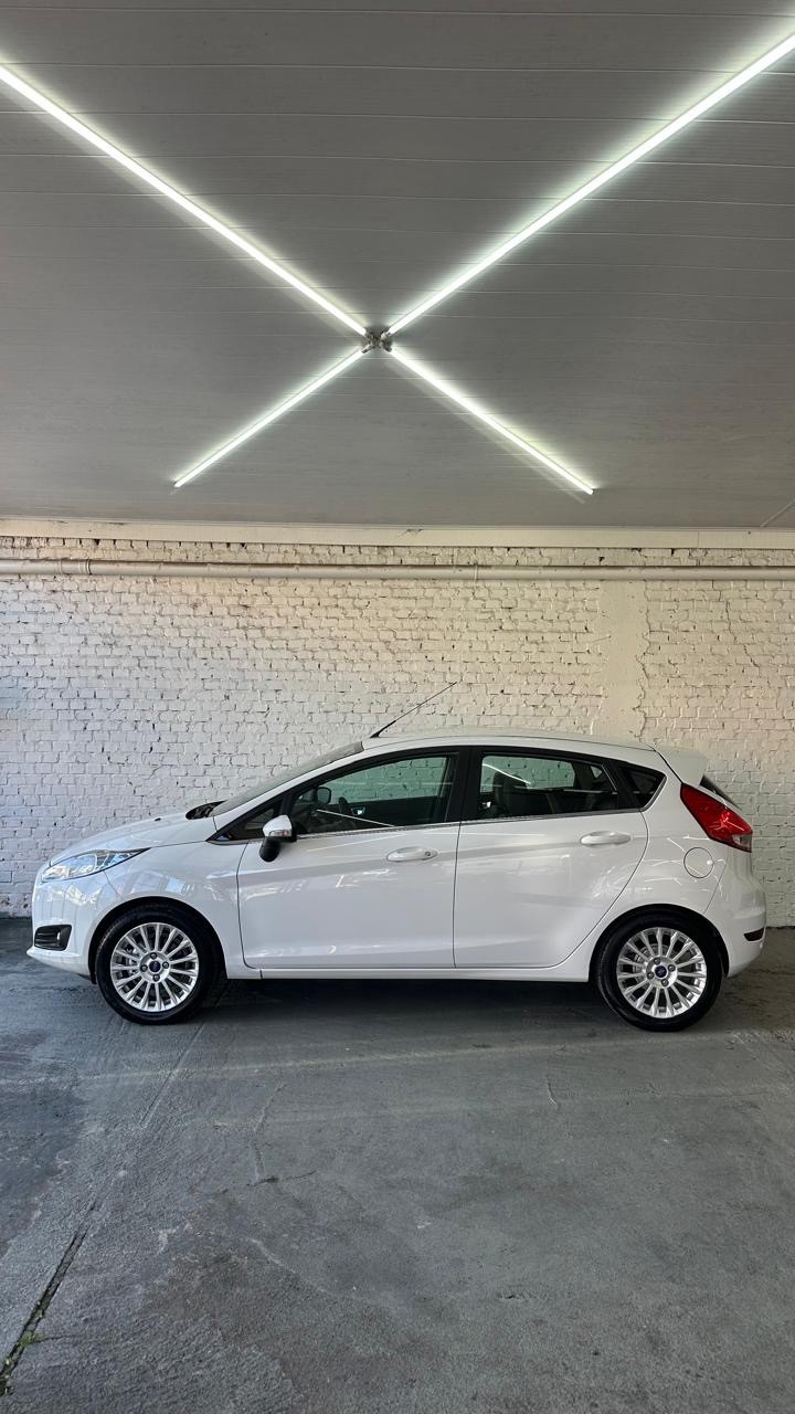 FIESTA 1.6 TITANIUM HATCH 16V FLEX 4P AUTOMÁTICO - 2015 - CAXIAS DO SUL