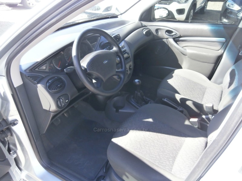 FOCUS 1.6 8V FLEX 4P MANUAL - 2009 - FARROUPILHA