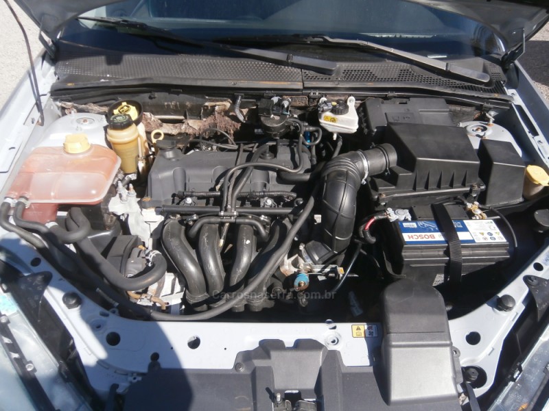FOCUS 1.6 8V FLEX 4P MANUAL - 2009 - FARROUPILHA