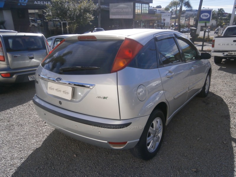 FOCUS 1.6 8V FLEX 4P MANUAL - 2009 - FARROUPILHA