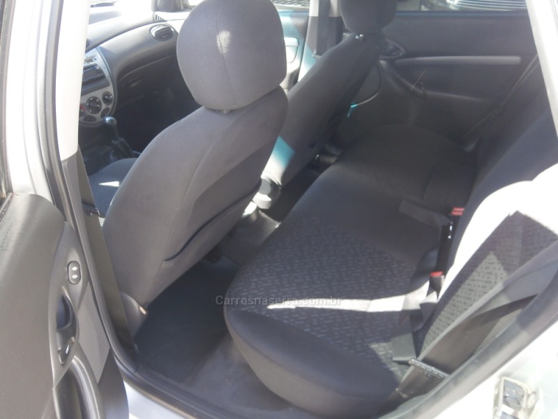 FOCUS 1.6 8V FLEX 4P MANUAL - 2009 - FARROUPILHA