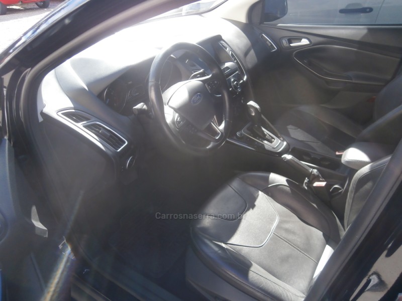 FOCUS 2.0 TITANIUM PLUS SEDAN 16V FLEX 4P AUTOMÁTICO - 2017 - FARROUPILHA