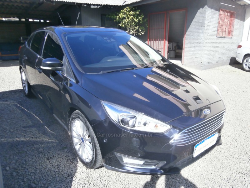 FOCUS 2.0 TITANIUM PLUS SEDAN 16V FLEX 4P AUTOMÁTICO - 2017 - FARROUPILHA