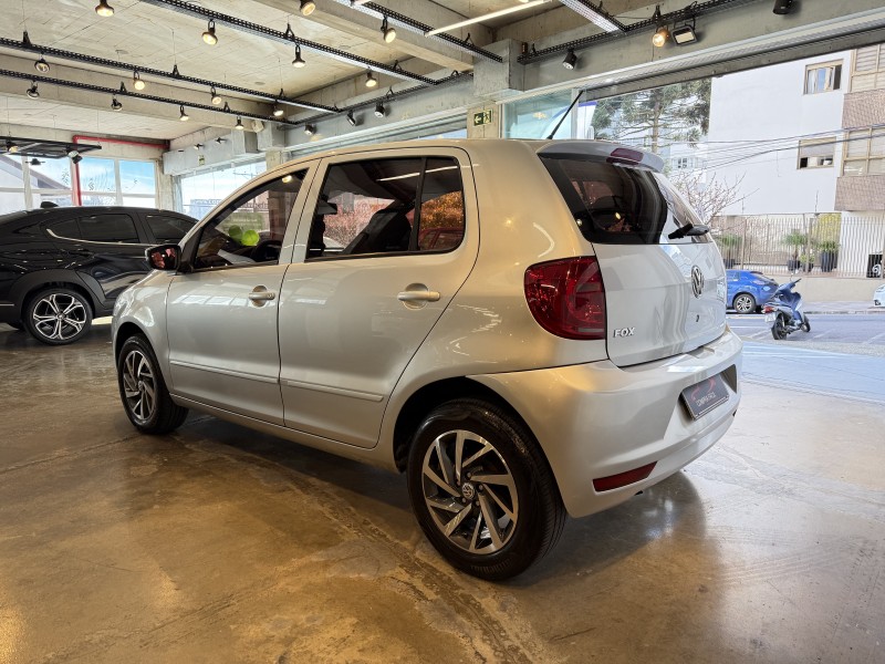 FOX 1.6 MI 8V FLEX 4P MANUAL - 2011 - BENTO GONçALVES