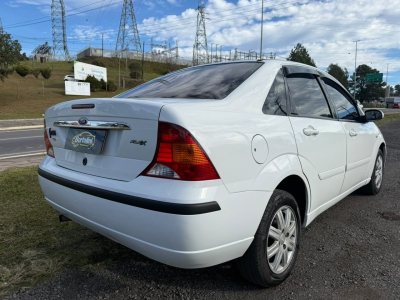 FOCUS 1.6 GLX 8V FLEX 4P MANUAL - 2009 - FARROUPILHA