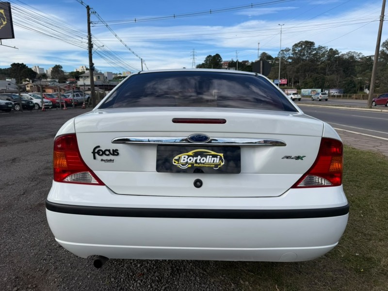 FOCUS 1.6 GLX 8V FLEX 4P MANUAL - 2009 - FARROUPILHA