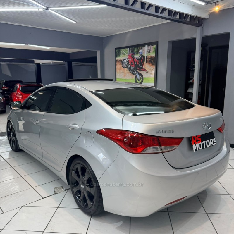 ELANTRA 1.8 GLS 16V GASOLINA 4P AUTOMÁTICO - 2013 - CAXIAS DO SUL