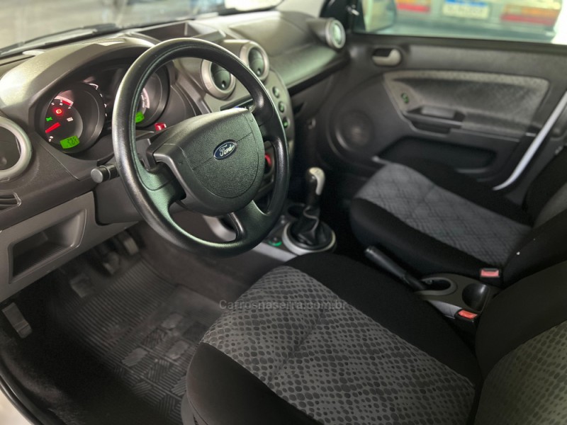 FIESTA 1.6 ROCAM SE 8V FLEX 4P MANUAL - 2014 - CAXIAS DO SUL