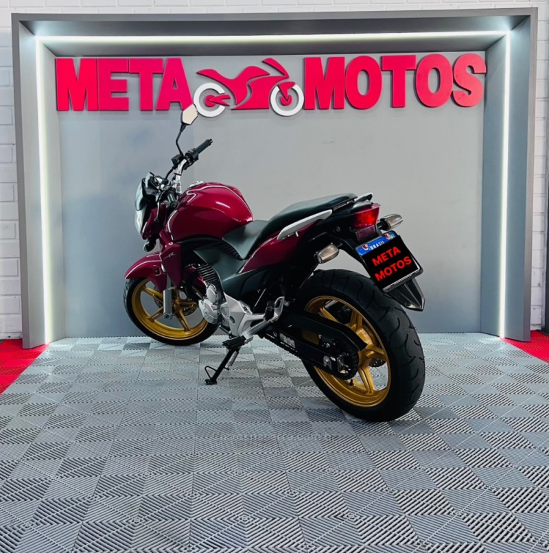 CB 300R  - 2015 - CAMPO BOM