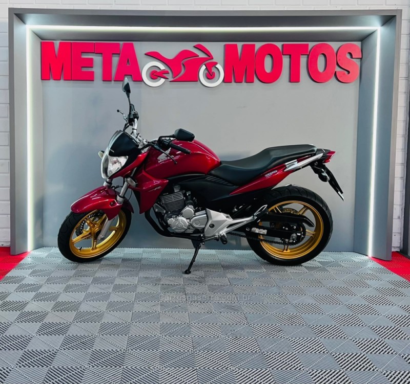CB 300R  - 2015 - CAMPO BOM