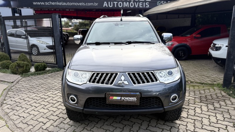 PAJERO DAKAR 3.2 HPE 4X4 7 LUGARES 16V TURBO INTERCOOLER DIESEL 4P AUTOMÁTICO - 2013 - NOVA PETRóPOLIS