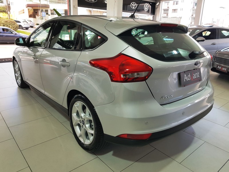 FOCUS 2.0 SE PLUS 16V FLEX 4P AUTOMÁTICO - 2018 - CAXIAS DO SUL