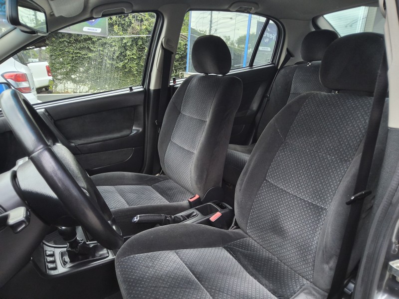 ASTRA 2.0 MPFI ADVANTAGE SEDAN 8V FLEX 4P MANUAL - 2010 - SãO SEBASTIãO DO CAí