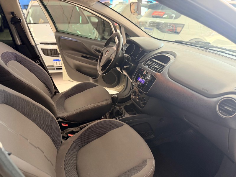 PUNTO 1.4 ATTRACTIVE ITALIA 8V FLEX 4P MANUAL - 2013 - CAXIAS DO SUL