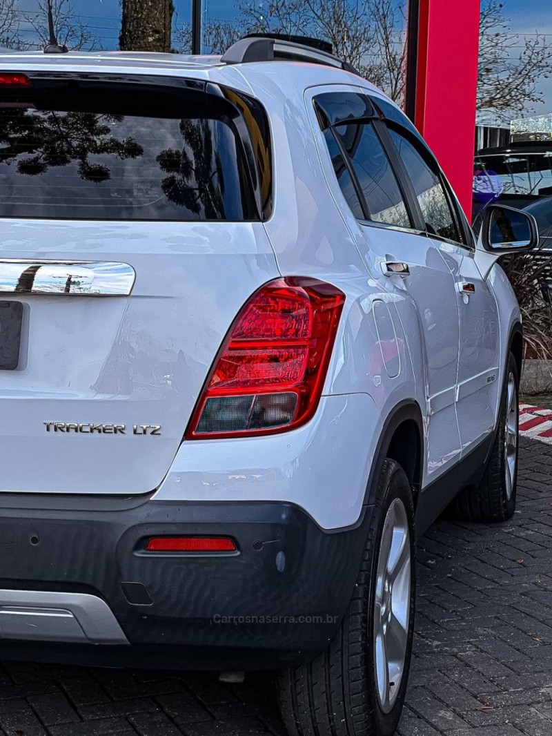 TRACKER 1.8 MPFI LT 4X2 16V FLEX 4P AUTOMÁTICO - 2015 - CANELA