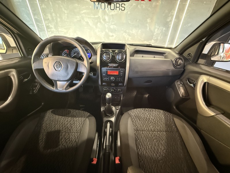 DUSTER 1.6 EXPRESSION 4X2 16V FLEX 4P MANUAL - 2017 - CAXIAS DO SUL