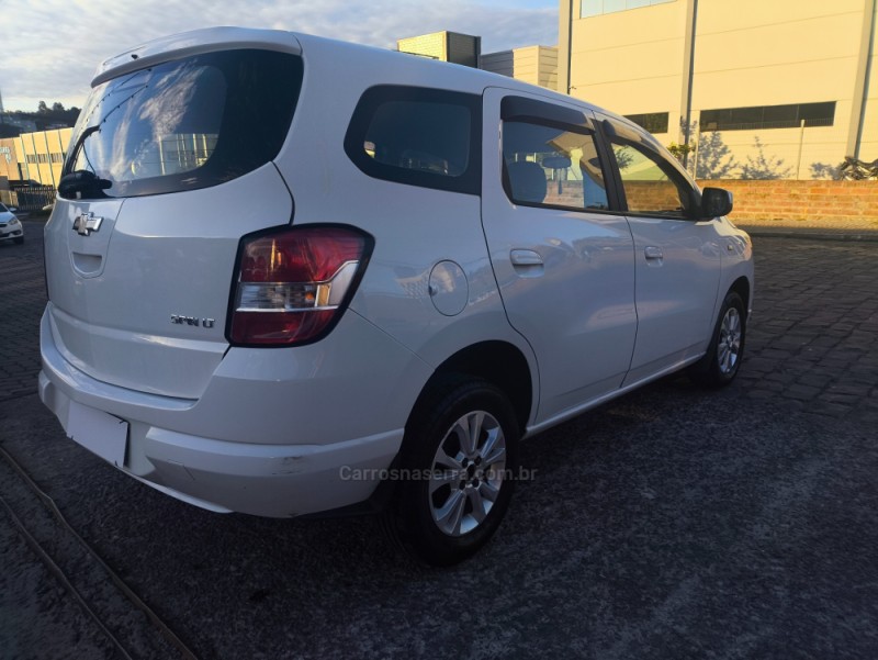 SPIN 1.8 LT 8V FLEX 4P MANUAL - 2014 - FARROUPILHA