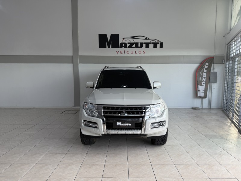 PAJERO FULL 3.2 HPE 4X4 16V TURBO INTERCOOLER DIESEL 4P AUTOMÁTICO - 2015 - BENTO GONçALVES
