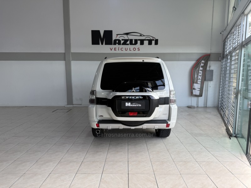 PAJERO FULL 3.2 HPE 4X4 16V TURBO INTERCOOLER DIESEL 4P AUTOMÁTICO - 2015 - BENTO GONçALVES