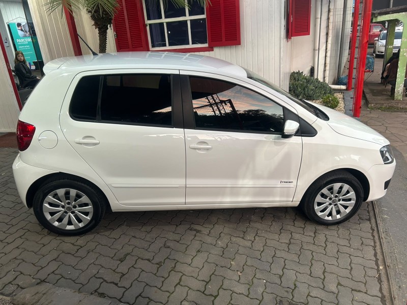 FOX 1.0 MI 8V FLEX 4P MANUAL - 2012 - TRêS COROAS