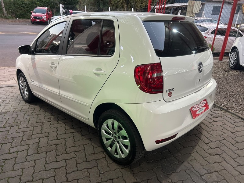 FOX 1.0 MI 8V FLEX 4P MANUAL - 2012 - TRêS COROAS
