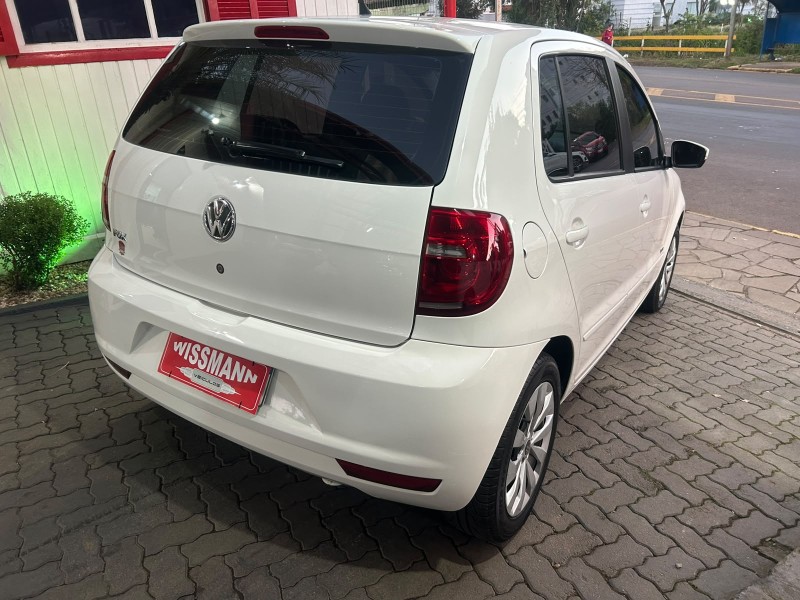 FOX 1.0 MI 8V FLEX 4P MANUAL - 2012 - TRêS COROAS
