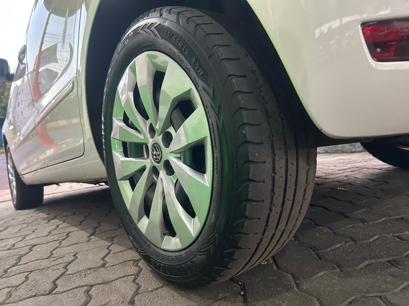 FOX 1.0 MI 8V FLEX 4P MANUAL - 2012 - TRêS COROAS