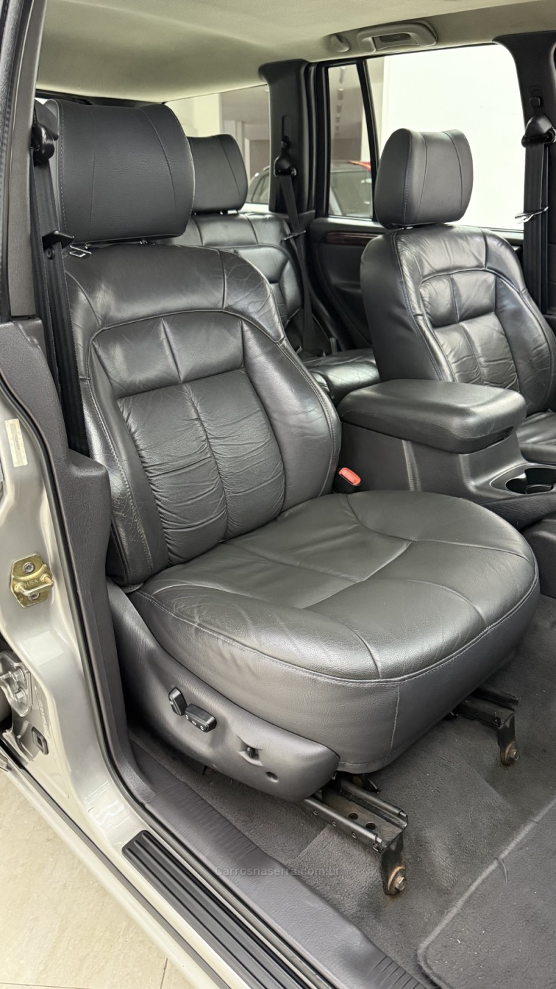 GRAND CHEROKEE 4.7 LIMITED QUADRA DRIVE 4X4 V8 16V GASOLINA 4P AUTOMÁTICO - 2000 - BENTO GONçALVES