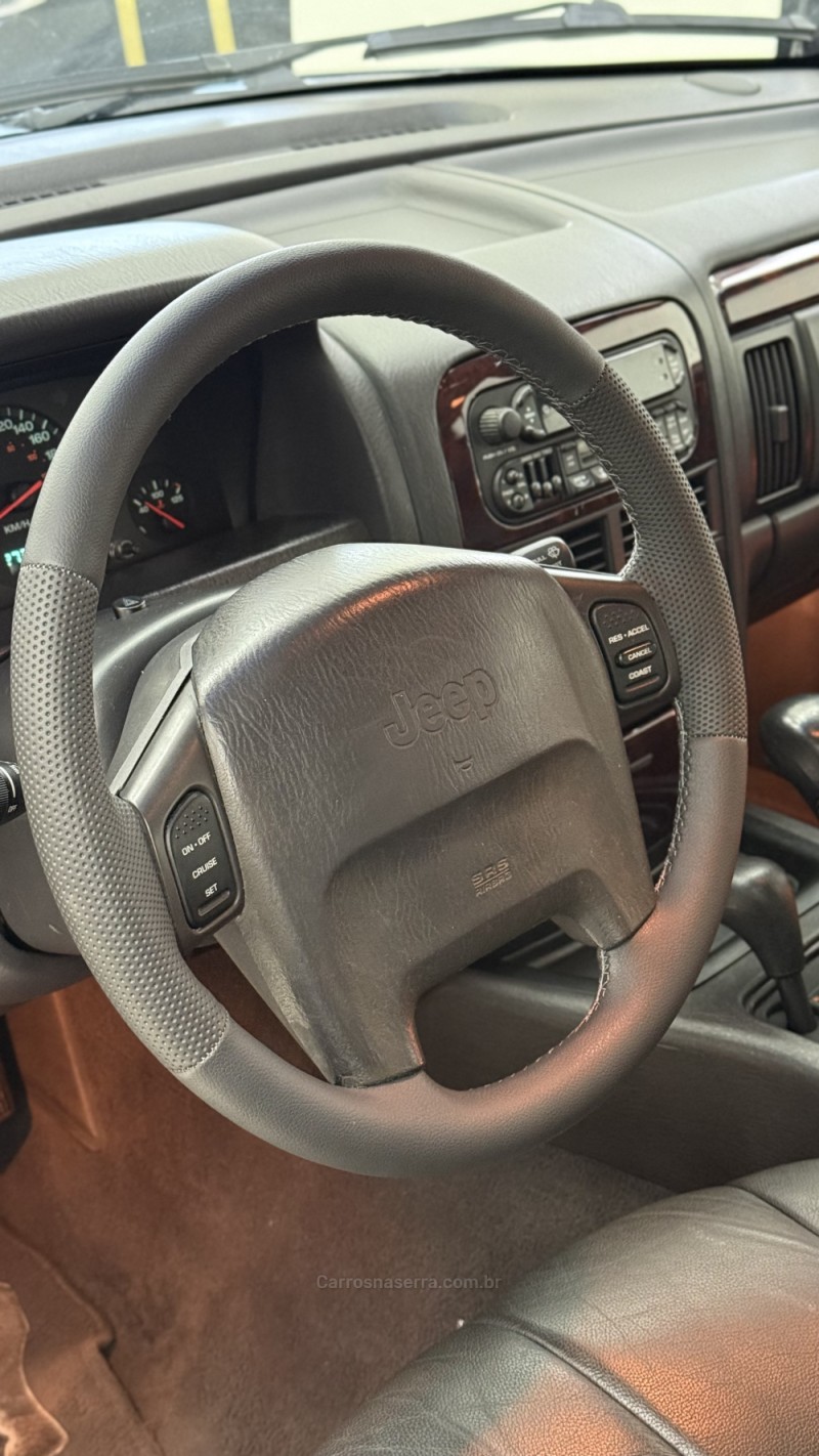 GRAND CHEROKEE 4.7 LIMITED QUADRA DRIVE 4X4 V8 16V GASOLINA 4P AUTOMÁTICO - 2000 - BENTO GONçALVES