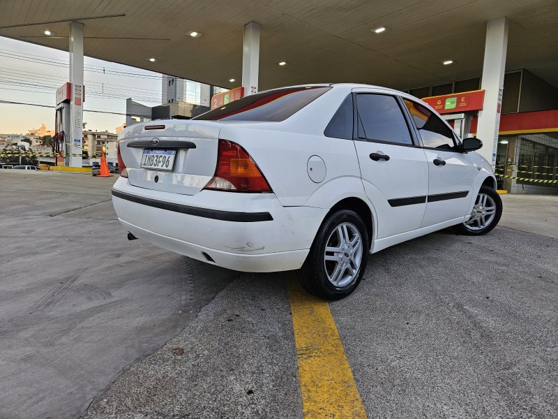 FOCUS 2.0 FC 16V GASOLINA 4P AUTOMÁTICO - 2004 - CAXIAS DO SUL