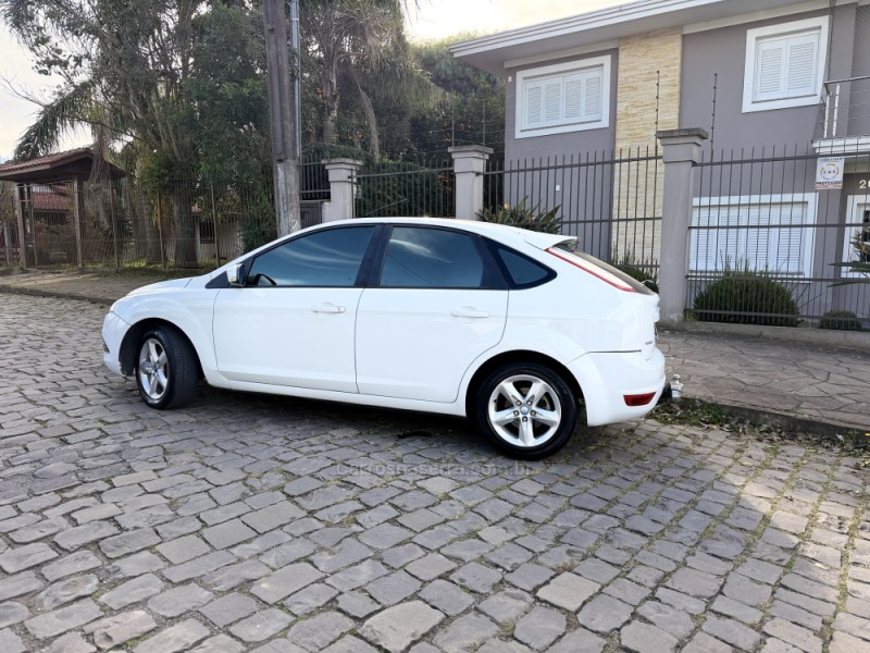 FOCUS 2.0 SE HATCH 16V FLEX 4P AUTO - 2012 - CAXIAS DO SUL