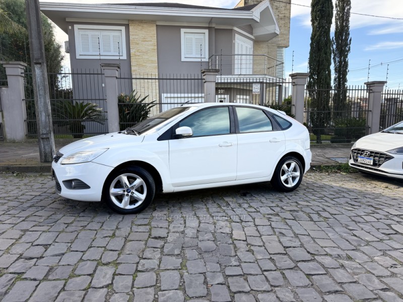 FOCUS 2.0 SE HATCH 16V FLEX 4P AUTO - 2012 - CAXIAS DO SUL