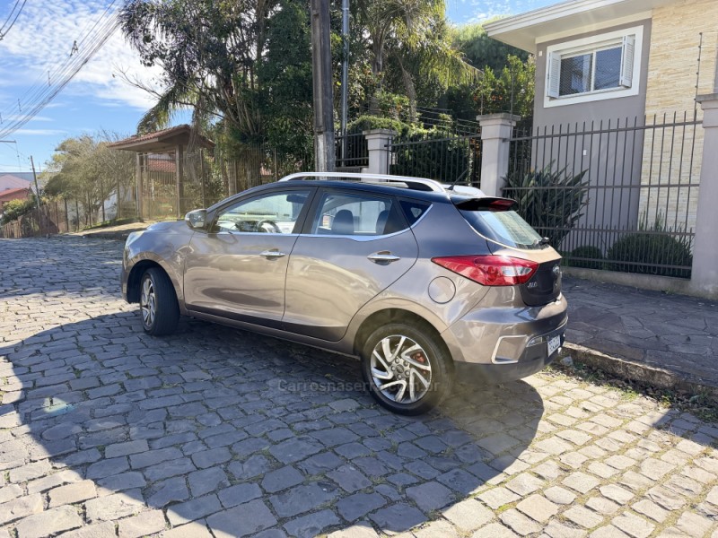 T40 1.5 16V JETFLEX 4P MANUAL - 2018 - CAXIAS DO SUL