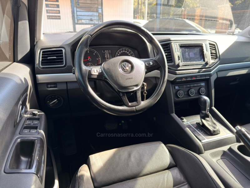 AMAROK 2.0 HIGHLINE 4X4 CD 16V TURBO INTERCOOLER DIESEL 4P AUTOMÁTICO - 2017 - CANELA