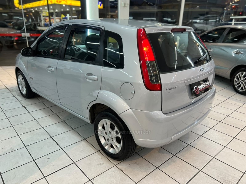 FIESTA 1.0 MPI CLASS HATCH 8V FLEX 4P MANUAL - 2011 - CAXIAS DO SUL