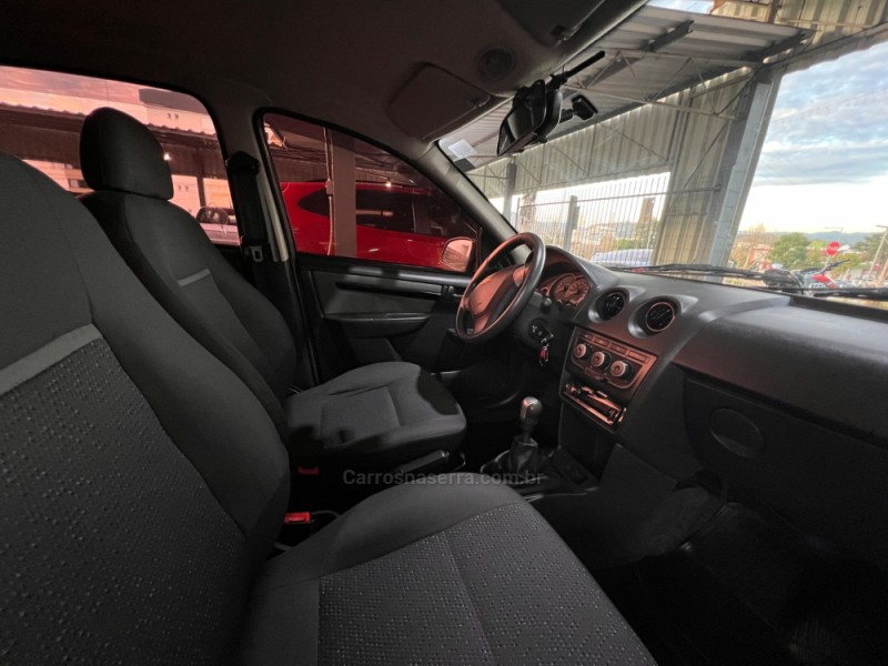 CELTA 1.0 MPFI LT 8V FLEX 4P MANUAL - 2014 - BOM PRINCíPIO