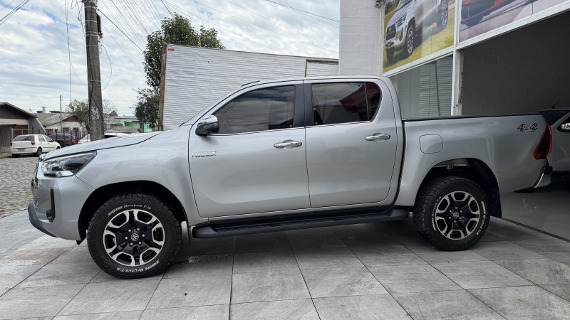 HILUX 2.8 SRX 4X4 CD 16V DIESEL 4P AUTOMÁTICO - 2022 - CAXIAS DO SUL