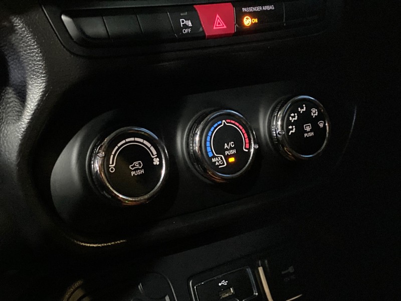 RENEGADE 1.8 16V FLEX SPORT 4P AUTOMÁTICO - 2016 - CAXIAS DO SUL