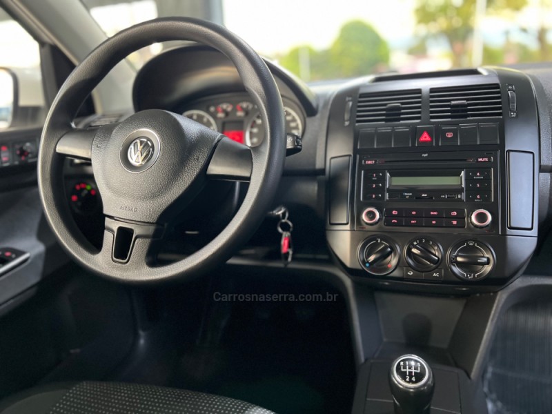 POLO SEDAN 1.6 MI 8V FLEX 4P MANUAL - 2012 - BOM PRINCíPIO