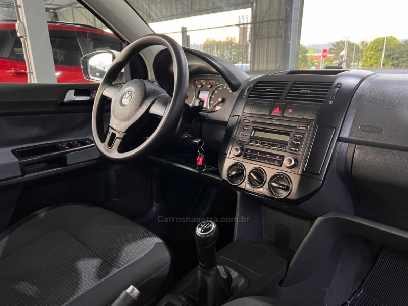 POLO SEDAN 1.6 MI 8V FLEX 4P MANUAL - 2012 - BOM PRINCíPIO